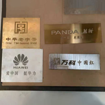 Máquina de grabado de placas de tampo china para solicitud personalizada