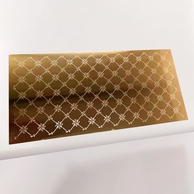 Máquina de grabado con láser de fibra óptica de cinco ejes para la decoración de placas de acero inoxidable